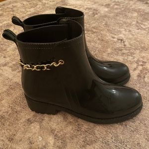 Stylish rainboots🖤